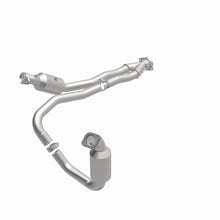Load image into Gallery viewer, MagnaFlow Direct Fit Catalytic Converter 2015-2017 Transit-150 V6 3.5 OEM Underbody