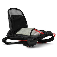 Load image into Gallery viewer, USWE Outlander Moto Hydration Pack 9L - Black