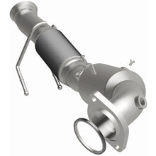 Load image into Gallery viewer, MagnaFlow Direct Fit Catalytic Converter 16-17 Ford Focus 2.3L Underbody