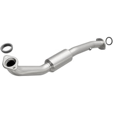 Load image into Gallery viewer, MagnaFlow Direct Fit Catalytic Converter 2009-2012 Highlander 2.7 L Underbody