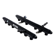 Load image into Gallery viewer, Snow Performance 2021+ Ford F150 Coyote Return Style Fuel Rail Kit (Pair)