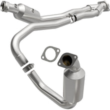 Load image into Gallery viewer, MagnaFlow Direct Fit Catalytic Converter 2015-2017 Transit-150 V6 3.5 OEM Underbody