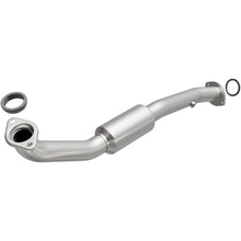 Load image into Gallery viewer, MagnaFlow Direct Fit Catalytic Converter 2009-2012 Highlander 2.7 L Underbody