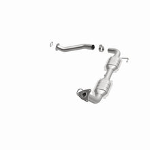 Load image into Gallery viewer, MagnaFlow Direct Fit Catalytic Converter 07-07/08 Toyota Tundra 5.7L Driver Side