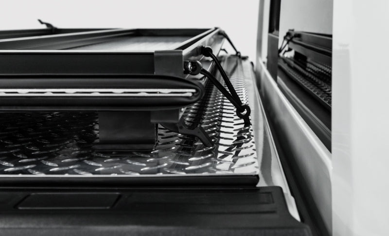Access LOMAX Tri-Fold Cover 17-26 Ford Super Duty F-250/F-350/F-450 - 6ft 8in Standard Bed