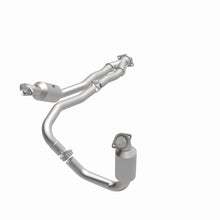 Load image into Gallery viewer, MagnaFlow Direct Fit Catalytic Converter 2015-2017 Transit-150 V6 3.5 OEM Underbody