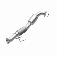 Load image into Gallery viewer, MagnaFlow Direct Fit Catalytic Converter 16-17 Ford Focus 2.3L Underbody