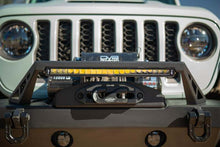 Load image into Gallery viewer, DV8 Offroad 20in Halo Elite Single Row Light Bar with Accent Light - White/Amber