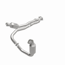 Load image into Gallery viewer, MagnaFlow Direct Fit Catalytic Converter 2015-2017 Transit-150 V6 3.5 OEM Underbody