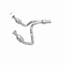 Load image into Gallery viewer, MagnaFlow Direct Fit Catalytic Converter 2015 GMC Yukon XL V8 6.2L