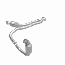 Load image into Gallery viewer, MagnaFlow Direct Fit Catalytic Converter 2015-2017 Transit-150 V6 3.5 OEM Underbody