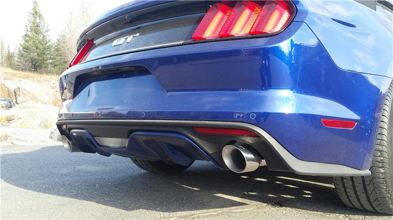 MBRP 2015-2017 Ford Mustang GT 5.0 2-1/2in Axle Back Kit - Black Coated 4in OD Tips Included