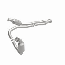 Load image into Gallery viewer, MagnaFlow Direct Fit Catalytic Converter 2015-2017 Transit-150 V6 3.5 OEM Underbody