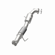 Load image into Gallery viewer, MagnaFlow Direct Fit Catalytic Converter 16-17 Ford Focus 2.3L Underbody