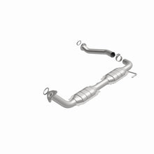 Load image into Gallery viewer, MagnaFlow Direct Fit Catalytic Converter 07-07/08 Toyota Tundra 5.7L Driver Side