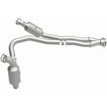 Load image into Gallery viewer, MagnaFlow Direct Fit Catalytic Converter 2015-2017 Transit-150 V6 3.5 OEM Underbody